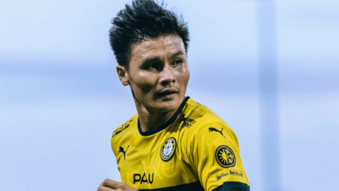 Báo Pháp: Nhiều cầu thủ tháo chạy khỏi Pau FC như Quang Hải 